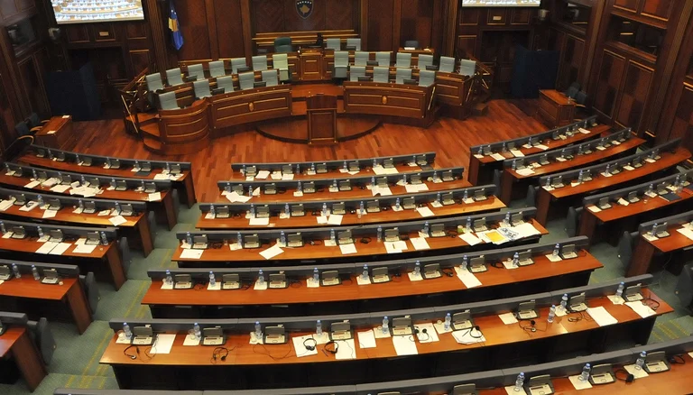 A janë 61 vota për Qeverinë Hoti? LDK e sigurt, analistët të ndarë