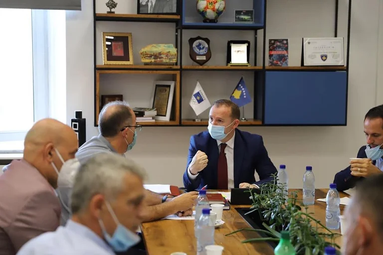 I take a long, long meeting with the Council of Adviser for the pandemic: Arben Vitita and Ismaili Bridge are missing