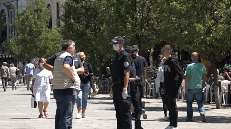 Marches infectées par le coronavirus à Mitrovica, procédure engagée contre lui