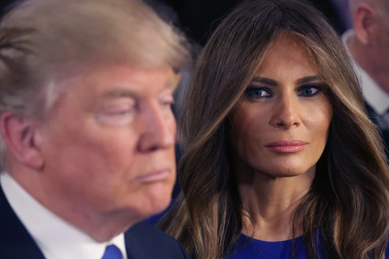 VIDEO/Melania Socia prend Donald, c'est la réaction du président.