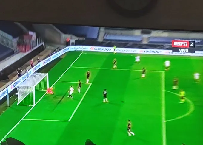 Super Sevilla zum Vorteil, Jungen zum Schlafen