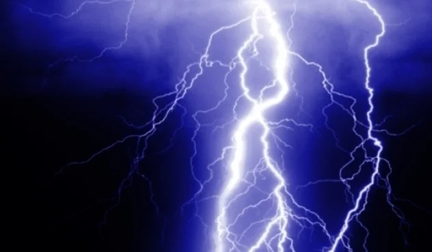 Terza settimana di agosto, tempeste locali, fulmine