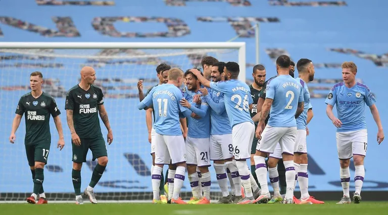 El título de Manchester City advierte escapar después de la eliminación de la Champions League
