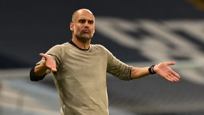 Formations officielles : Manchester City Olympique Lyon