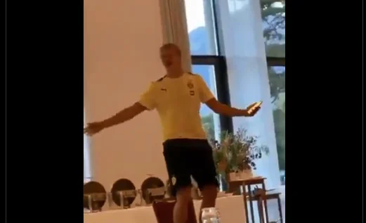 Haaland gli dice la canzone che ha scelto di cantare