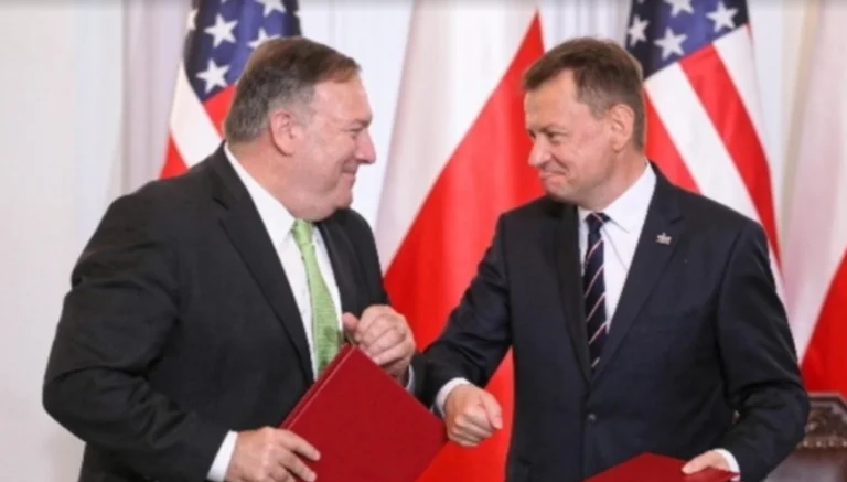 US signs defence agreement with Poland