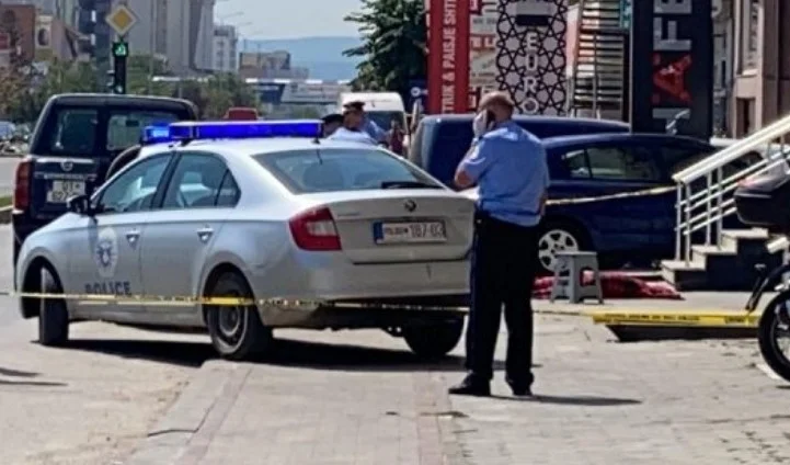La policía detalla la muerte de mujeres en Fushe Kosovo, caída del quinto piso del edificio