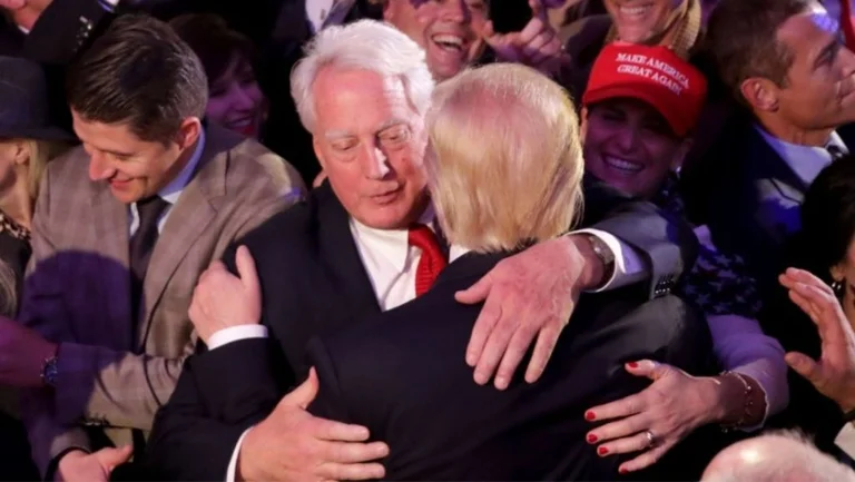 El hermano de Donald Trump en estado crítico, el presidente va a Nueva York para mantenerse cerca.