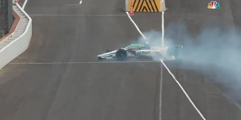 Shocking view of the Spanish pilot with formula 1 almost flew at speeds of 360 miles per hour