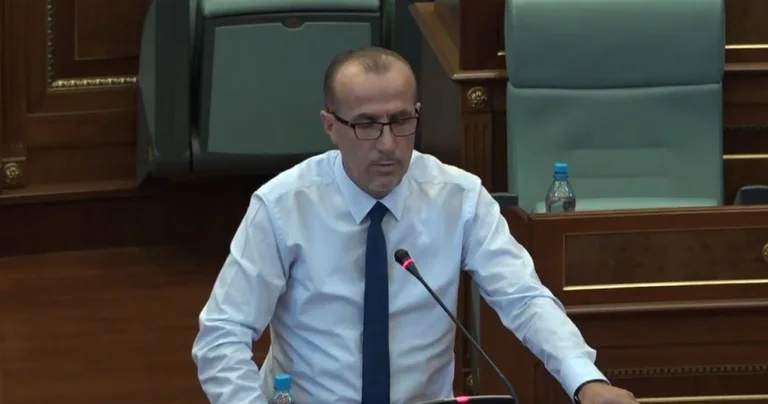 Haxhiu: MSh duhet të jap llogari përse nuk janë bërë më shumë teste për Covid-19