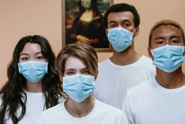 Al posto delle maschere forzate, ci sono tre gruppi di persone che sono esenti
