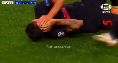 Lo scontro violento nella partita di Lipsia -- Aletico Madrid -- soffre male del calciatore Montenegrin