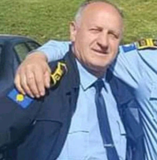 Veliu Komfortt die Familie der Polizei von Kline, Gega Praja