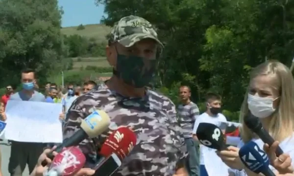 Gani Geci asaltó a Karacheva en ropa militar, se une a la protesta