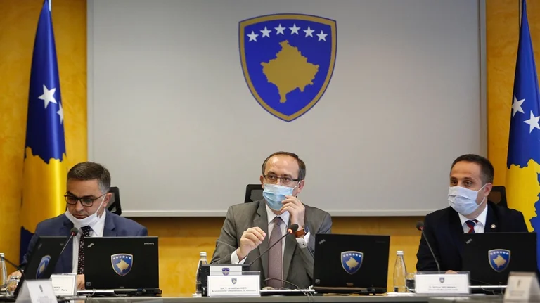 Hoti richiede mobilitazione generale per l'inizio del nuovo anno scolastico