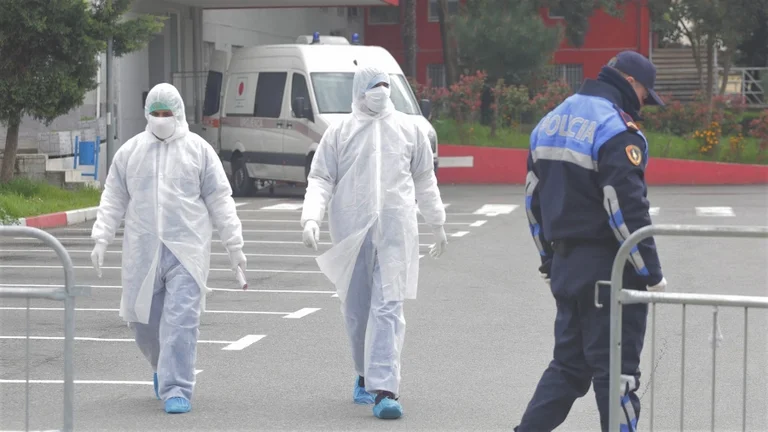Cinque vittime in 24 ore dal coronobio in Albania, due senza malattie accompagnanti
