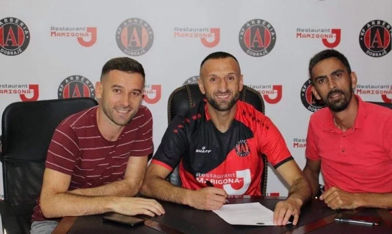 Z YRTAR: Labinoto Ibrahimi reste à Superliga, retourne dans sa patrie