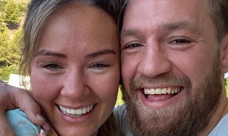 L'ex campione mondiale di boxe Conor McGregor rende pubblico impegno