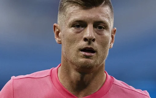 Es enthält nicht Croos: Ich sehe kein Champions League Spiel.