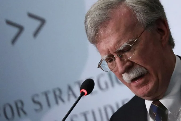 John Bolton: Pristina, Belgrado lejos de llegar a un acuerdo, el intercambio de territorios no afectaría a Bosnia
