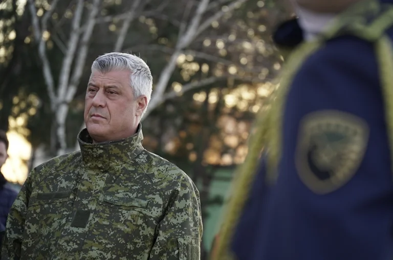 Präsident fordert junge Menschen auf, Kosovo-Soldaten zu werden (Video)