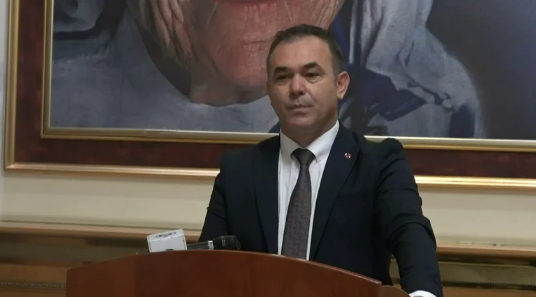 VV-ja inicion mocion për rrëzimin e ‘Qeverisë Hoti’, nis mbledhjen e nënshkrimeve​