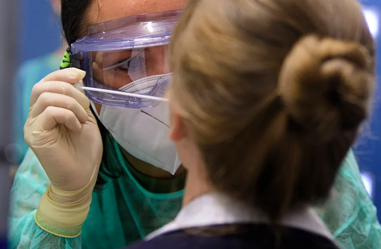 Pas tre muajsh, Gjermania raporton mbi 1 mijë raste ditore me koronavirus