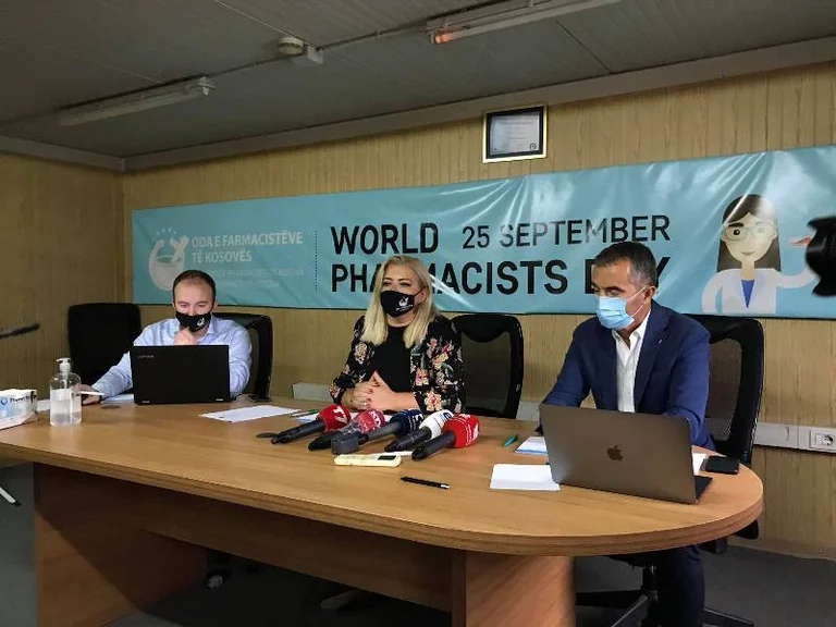 Vendimi i Zemajt për çmimin e barnave cilësohet skandaloz, paralajmërohet mbyllja e barnatoreve