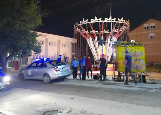 Rrahje mes të rinjve në Fushë Kosovë (Foto)