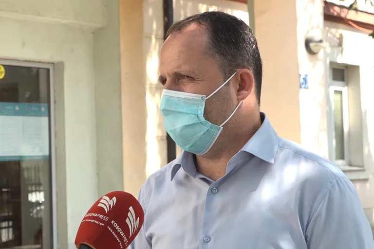 Rreth 100 spitale-laboratorë privatë kërkojnë licencimin për kryerjen e testeve për COVID-19