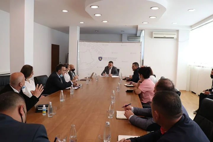 Ministria e Ekonomisë tregon arsyen e shkarkimit të Bordeve të emëruara nga Kurti
