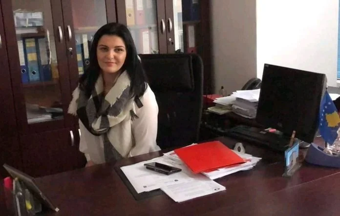 Drejtoresha e Komunës së Klinës infektohet me Covid-19: Virus i tmerrshëm që të zgjon çdo natë