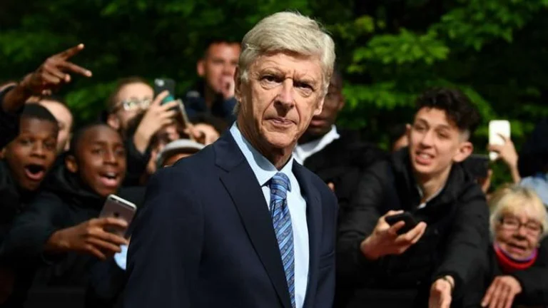 Wenger i hapur për t’u rikthyer si trajner