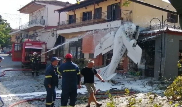 Avioni rrëzohet mbi një ndërtesë afër qytetit grek Seres