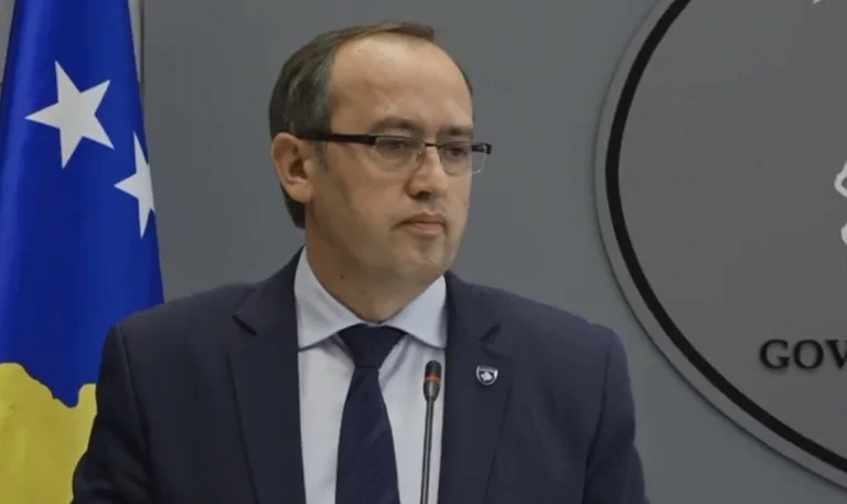 Hoti ia kthen Kusari-Lilës e cila tha se kryeministri nuk u izolua pas testimit