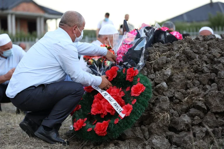 Latifi për vëllanë që i vdiq nga Covid-19: Ti Baca Dem, mbolle besim dhe dije