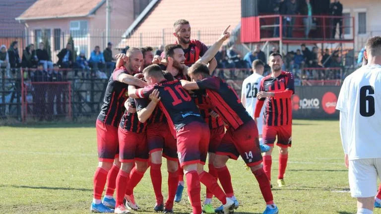 Mposhti koronavirusin, flet futbollisti i Flamurtarit