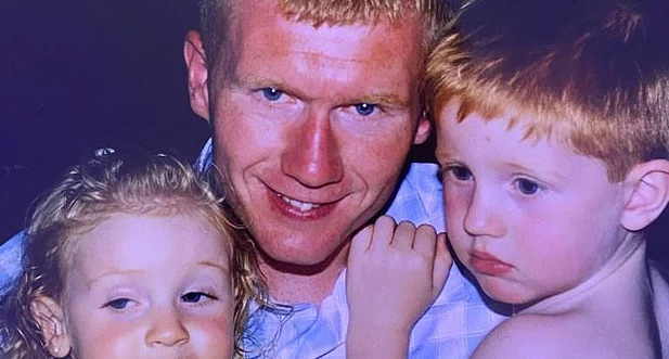 Scholes thyen rregullat: ‘Çmend’ Anglinë, ja çfarë bëri për ditëlindje