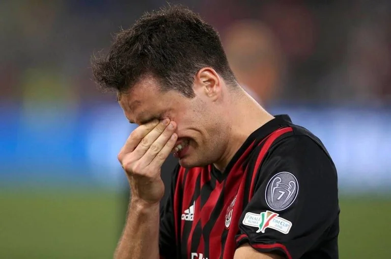 Ylli italian mes lotëve: Përshëndetet me Milanin