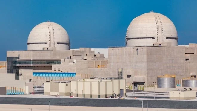 Emiratet e Bashkuara Arabe krijojnë uzinën e parë bërthamore në botën arabe