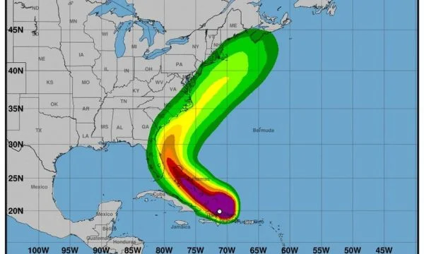 Hurricane Isaiah forces the state of Florida to declare a state of emergency