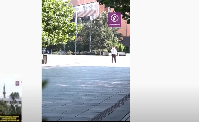 Das ist, wie der Platz während des Bajram Urlaub in Pristina aussieht