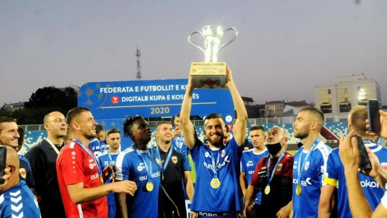 Oficial: El cielo deja Pristina