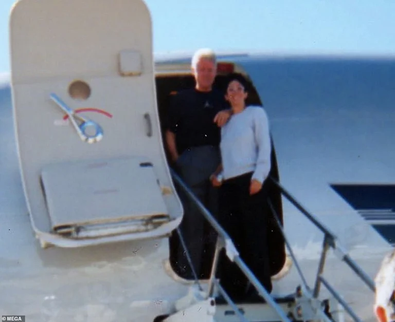 Evidencia detectada: Bill Clinton era parte de la orgía en Jeffrey Epstein paedophilia.