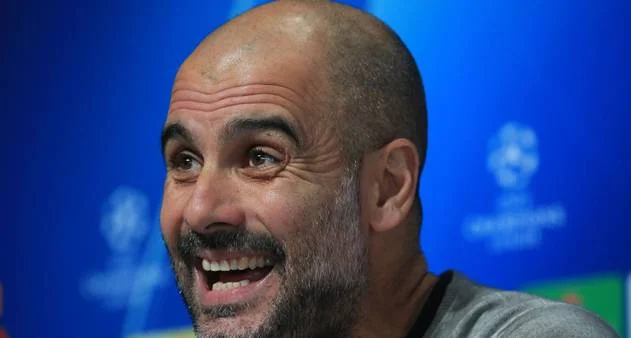 Guardiola tregohet fanatik: Më parë jetoj në Maldive se sa bëhem trajner i Man Utd ose Real Madridit