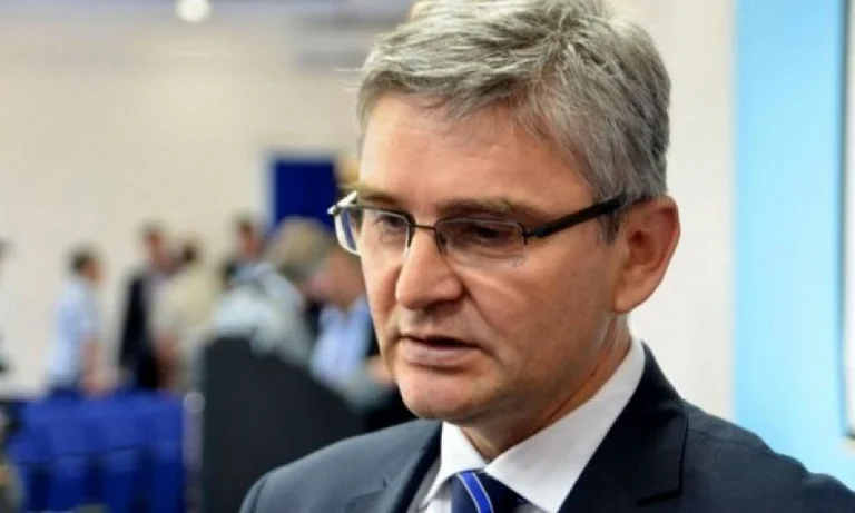 Ministro bosniaco di David 19 Dies