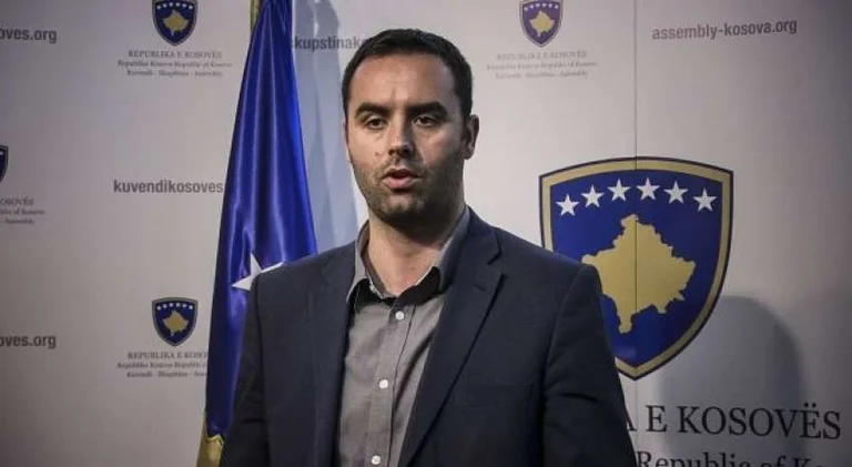 Konjufca: Situata është shumë serioze dhe kritike, LDK tani është grup i interesave të ngushta