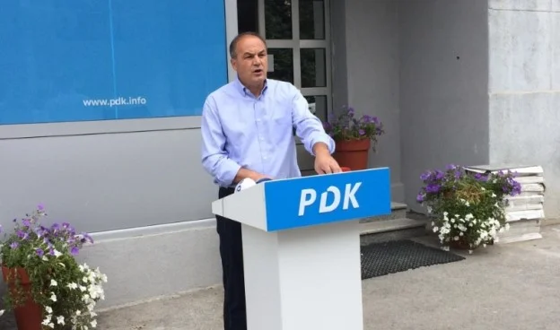 Hoxhaj ruft den “eminar” Treffen Hoti-Vucciq in Brüssel