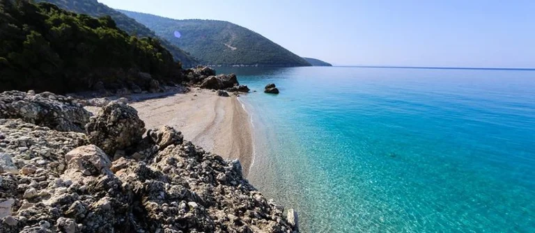 Isolation at home a week after rest scares Kosovars, returns from the sea