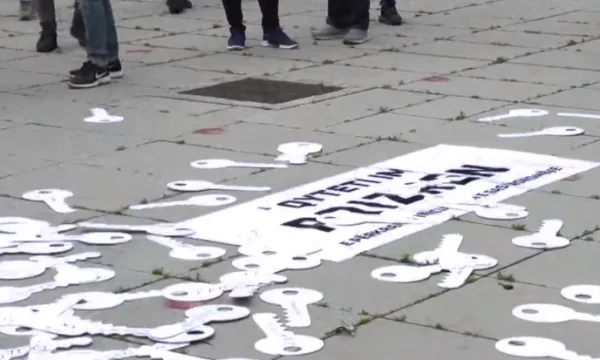 Gastronomous protest gives the keys to the government